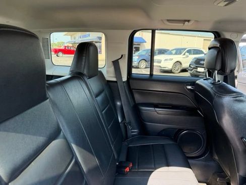 Used 2016 Jeep Patriot High Altitude AWD/4WD image 32
