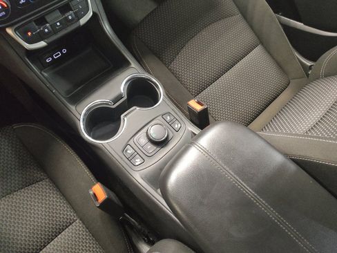 Used 2023 GMC Terrain SLE w/ Driver Convenience Package FWD image 26