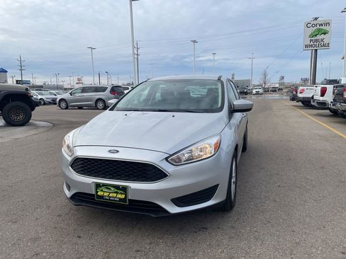 Used 2018 Ford Focus SE image 4