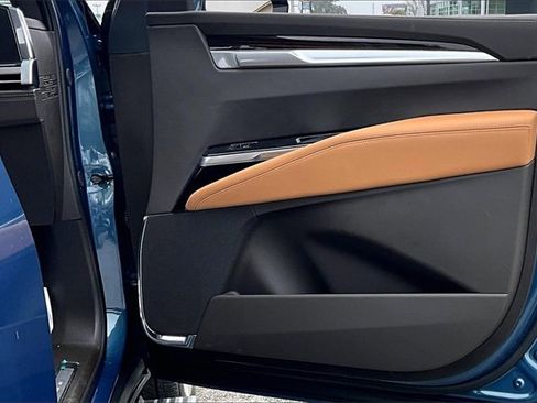 Used 2026 Cadillac Escalade Luxury w/ Touring Package image 29