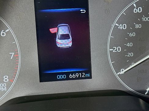 Used 2024 Toyota Corolla LE image 17