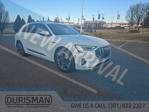 Used 2022 Audi e-tron Premium w/ Towing Package image 1