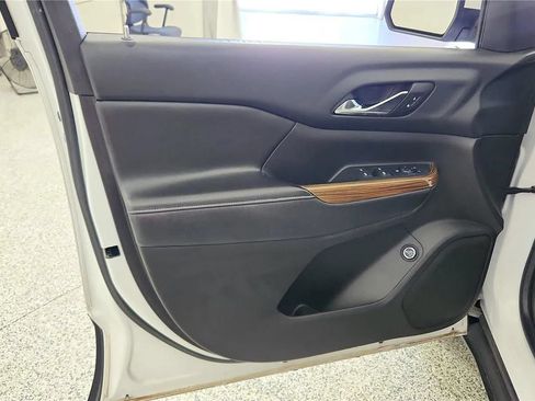 Used 2017 GMC Acadia SLE FWD image 31