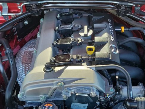 Certified 2022 MAZDA MX-5 Miata Club RWD image 21