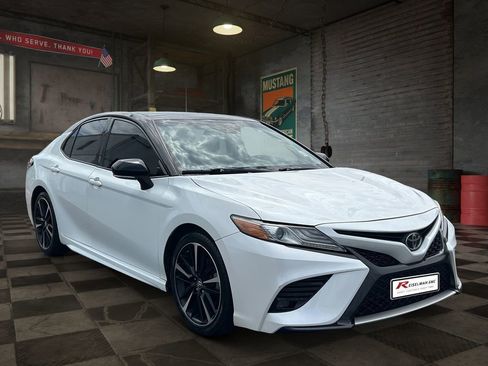 Used 2019 Toyota Camry XSE w/ Navigation Package FWD image 7