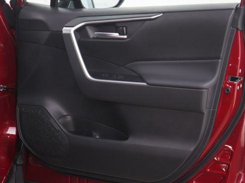 Used 2025 Toyota RAV4 XLE w/ Convenience Package image 12