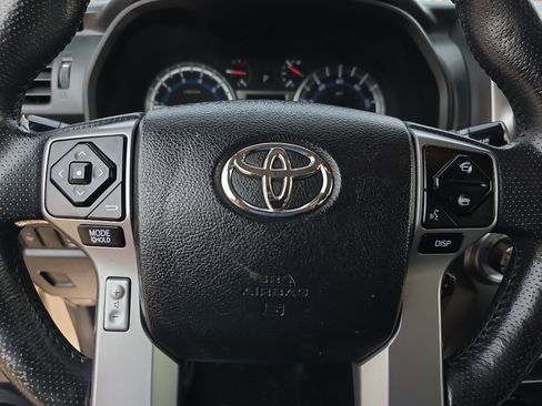 Used 2016 Toyota 4Runner SR5 AWD/4WD image 28