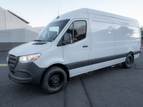 Used 2026 Mercedes-Benz Sprinter 2500 image 1