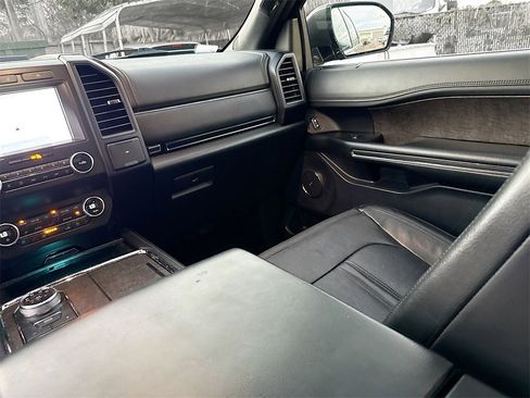 Used 2020 Ford Expedition Limited image 26
