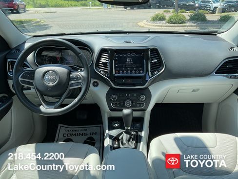 Used 2019 Jeep Cherokee Limited AWD/4WD image 17