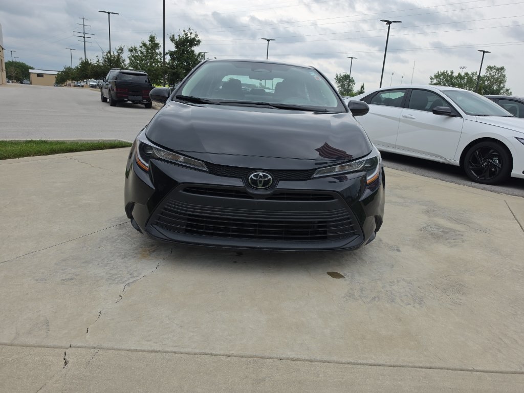 Used 2024 Toyota Corolla LE FWD image 2