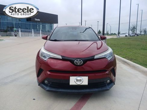 Used 2018 Toyota C-HR XLE FWD image 14