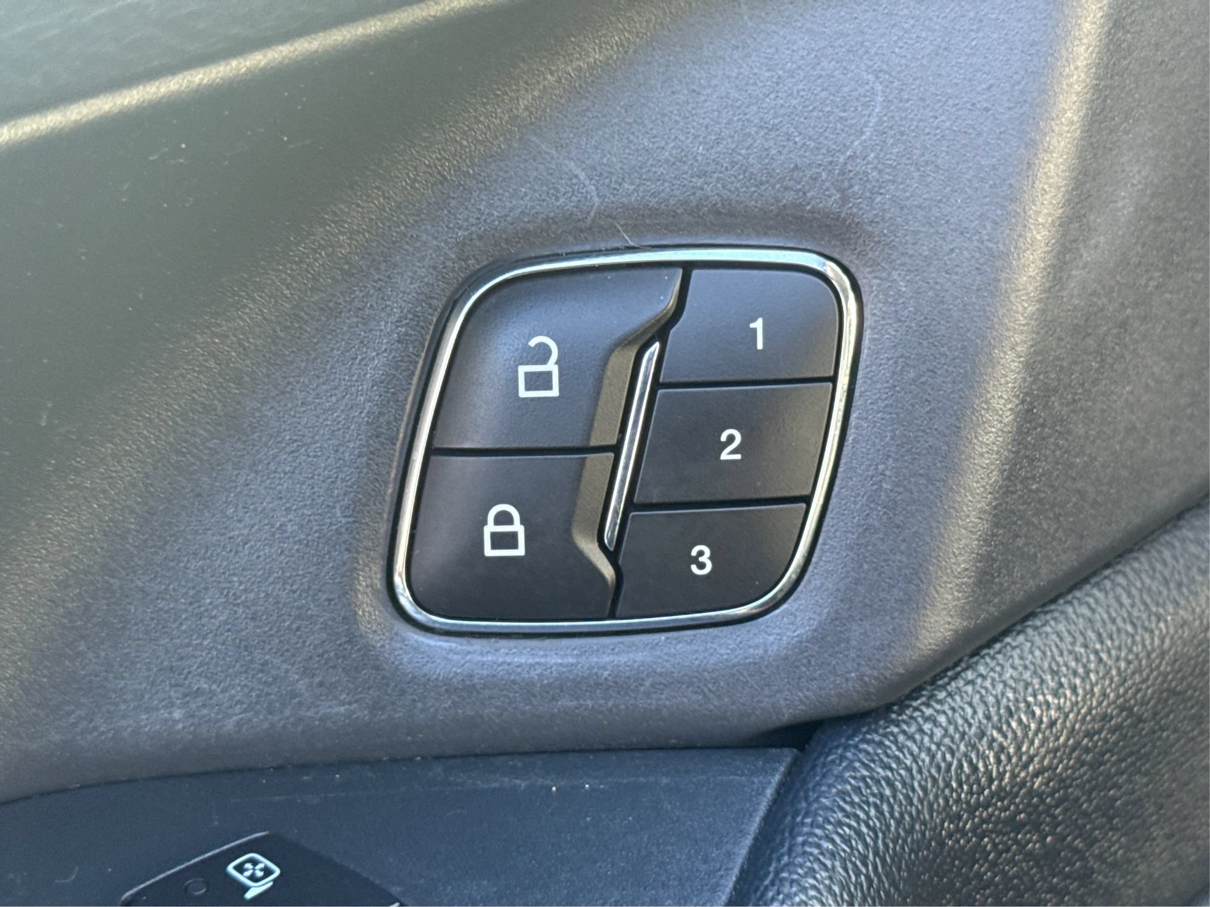 Used 2024 Ford Expedition Max XLT AWD/4WD image 19