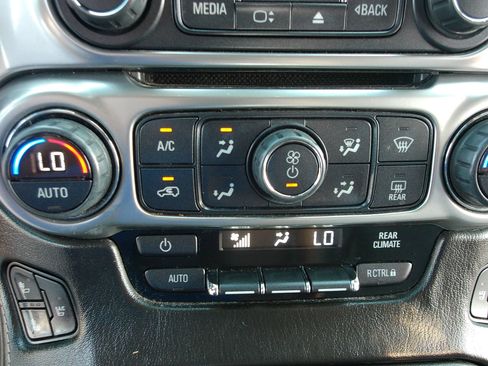 Used 2015 Chevrolet Tahoe LTZ RWD image 25