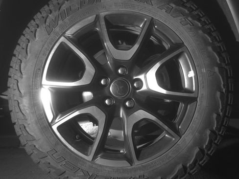 Used 2025 Jeep Compass Trailhawk image 15