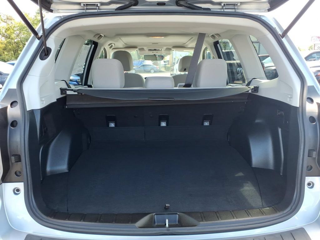 Used 2018 Subaru Forester 2.5i Premium AWD/4WD image 17