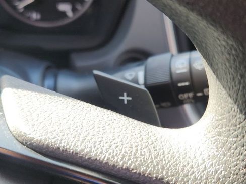 Used 2025 Subaru Crosstrek 2.0i Premium image 40