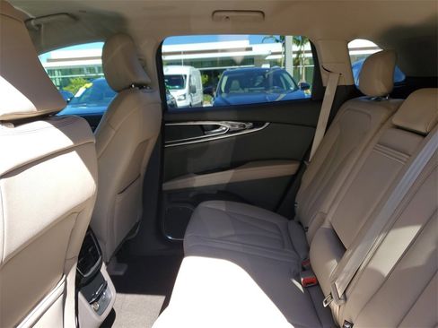 Certified 2022 Lincoln Nautilus FWD w/ Premium Package image 11