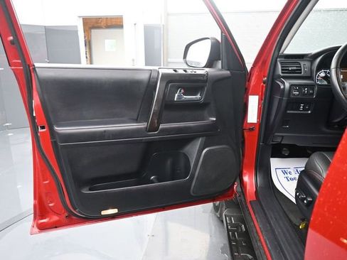 Used 2024 Toyota 4Runner TRD Off-Road Premium image 10