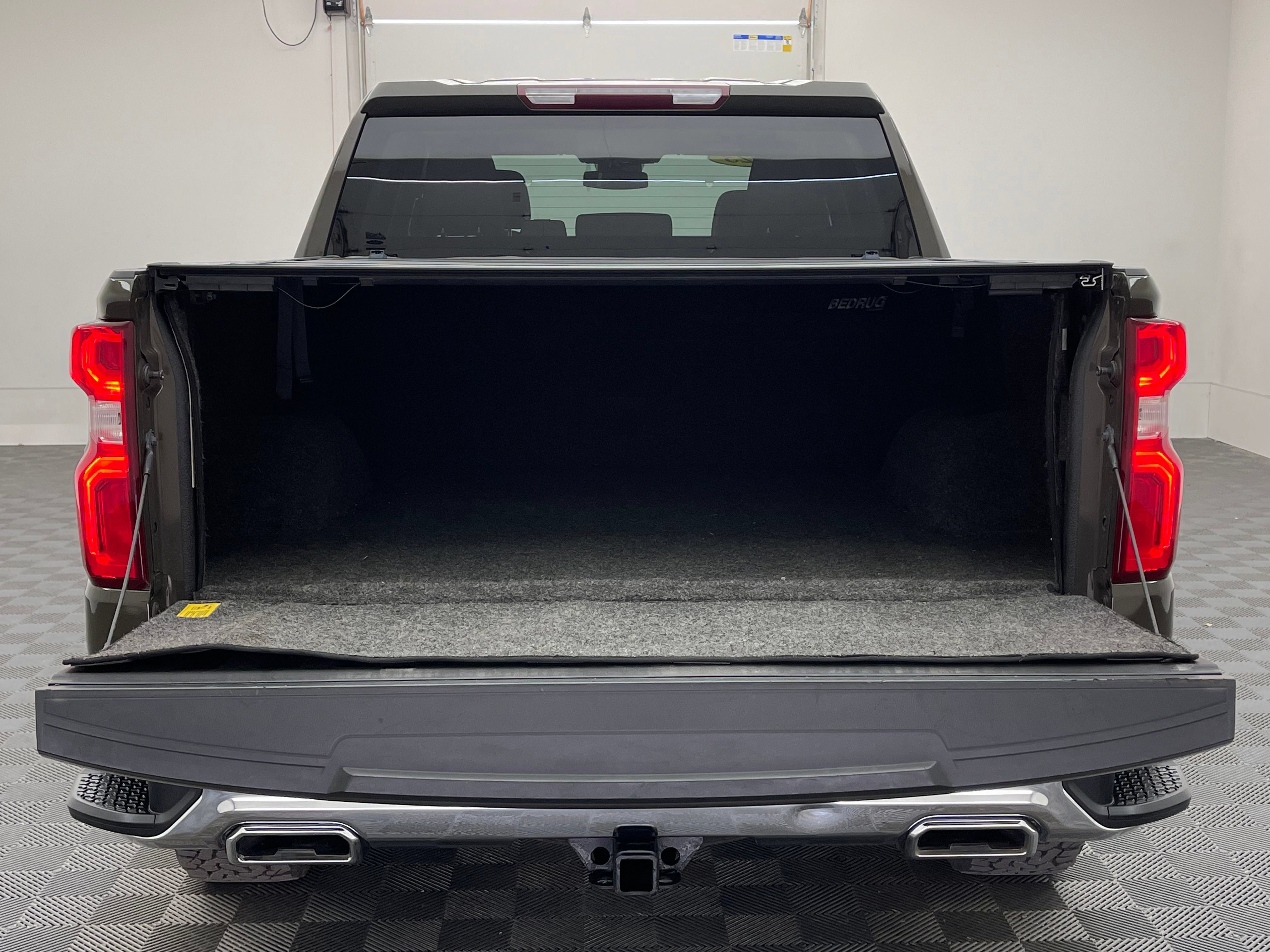 Used 2023 Chevrolet Silverado 1500 LTZ AWD/4WD image 9