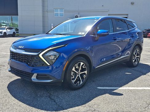 Used 2023 Kia Sportage EX FWD image 3