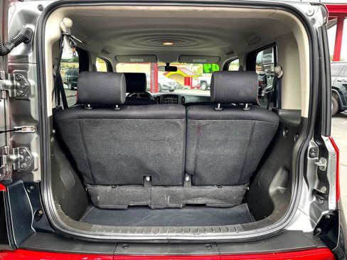 Used 2009 Nissan Cube 1.8 w/ Interior Designer Pkg FWD image 6