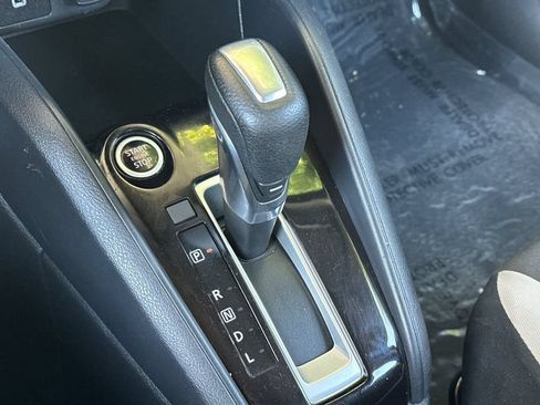 Used 2021 Nissan Versa SV FWD image 22