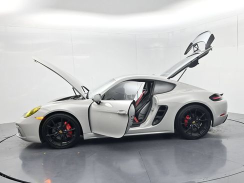 Used 2018 Porsche 718 Cayman S RWD image 54