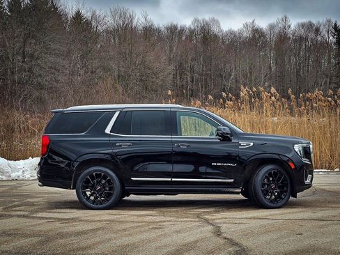 Certified 2022 GMC Yukon Denali image 2