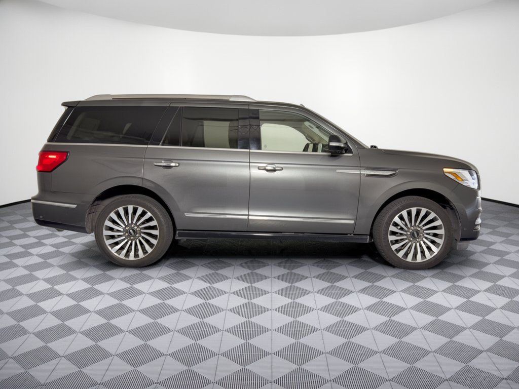 Used 2018 Lincoln Navigator Reserve w/ Technology Package AWD/4WD image 8