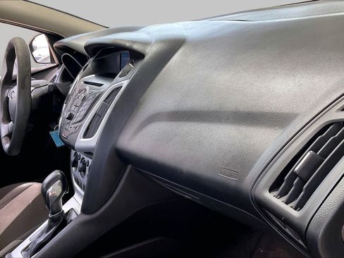 Used 2014 Ford Focus SE FWD image 18