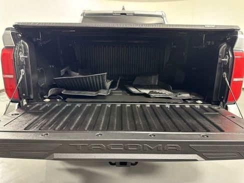Used 2024 Toyota Tacoma TRD Off-Road AWD/4WD image 33