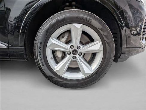 Certified 2025 Audi Q7 3.0T Premium w/ Convenience Package image 26