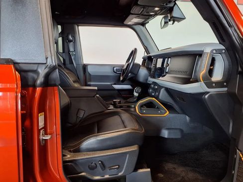 Used 2022 Ford Bronco Badlands image 11