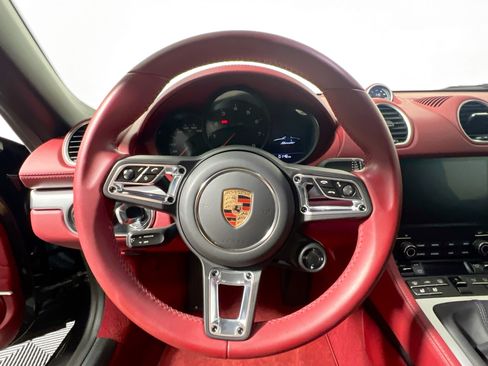 Used 2024 Porsche 718 Boxster RWD image 17