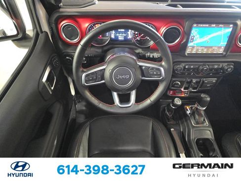 Used 2022 Jeep Wrangler Unlimited Rubicon w/ Cold Weather Group AWD/4WD image 17