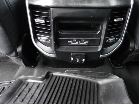 Used 2022 RAM 1500 Big Horn AWD/4WD image 39