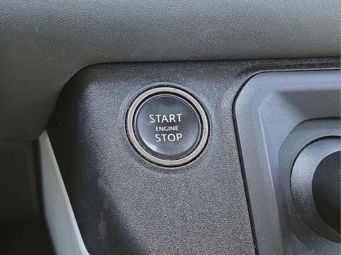 Used 2023 Land Rover Defender 130 First Edition image 30