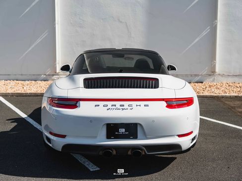 Used 2019 Porsche 911 Targa 4 AWD/4WD image 21