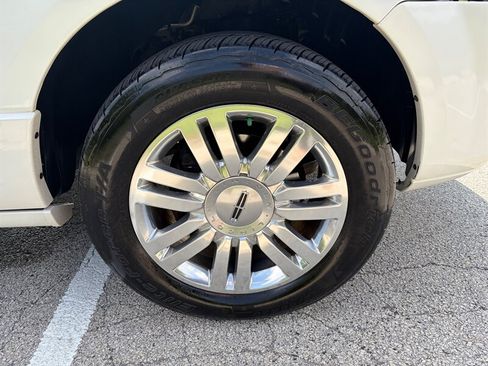 Used 2014 Lincoln Navigator 4WD image 27
