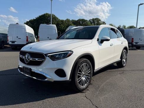 Used 2026 Mercedes-Benz GLC 300 4MATIC image 3