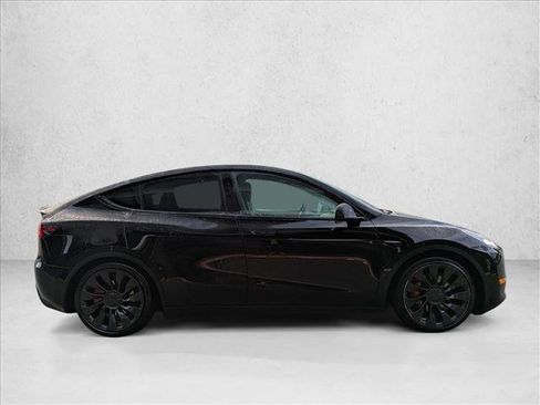 Used 2023 Tesla Model Y Performance image 4