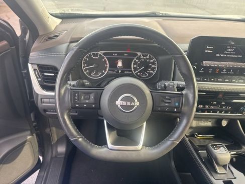 Used 2023 Nissan Rogue SL w/ SL Premium Package image 12