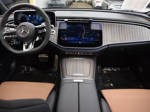 Used 2025 Mercedes-Benz E 53 AMG e 4MATIC Sedan image 19