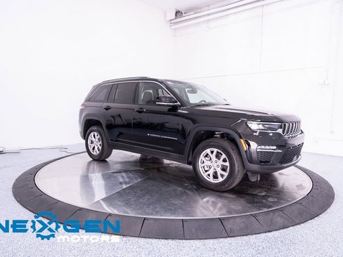 Used 2022 Jeep Grand Cherokee Limited image 55