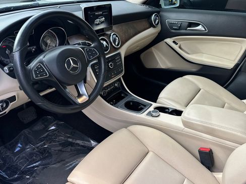 Used 2017 Mercedes-Benz GLA 250 4MATIC image 11