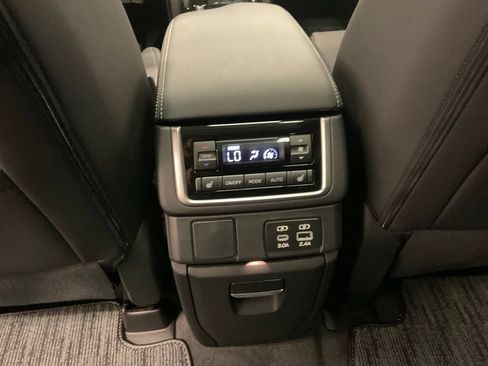 New 2026 Subaru Ascent Limited AWD/4WD image 35