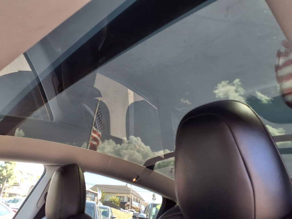 Used 2021 Tesla Model Y Long Range AWD/4WD image 18