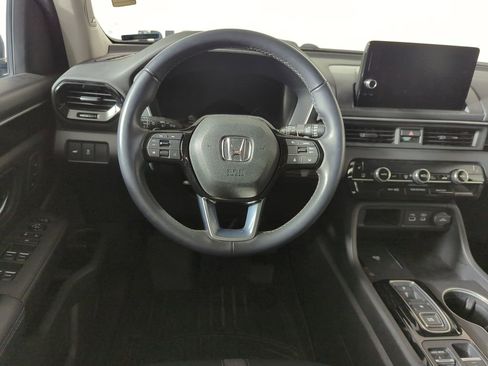 Certified 2024 Honda Pilot Touring image 12