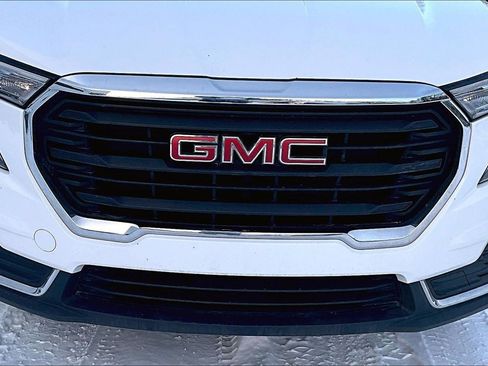 Used 2023 GMC Terrain SLE w/ Driver Convenience Package image 32